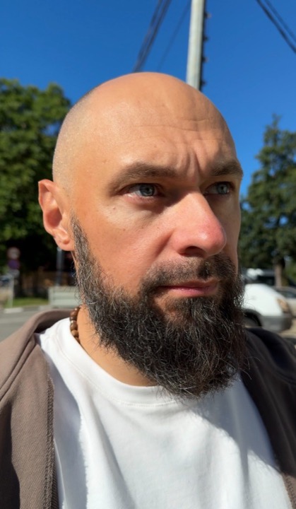 Андрей Комков на консультации